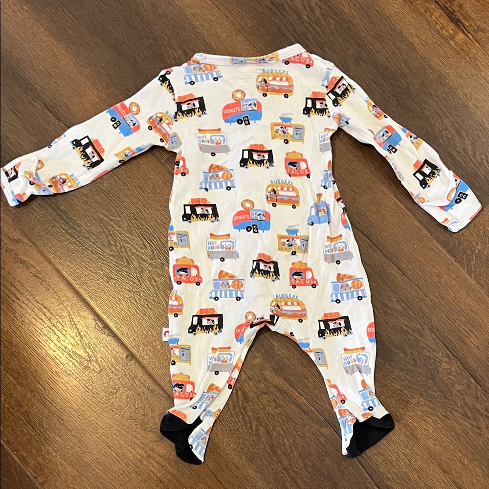 Magnetic Baby Footies with Dog Food Truck Print Size 0-3 Months - Picture 7 of 7
